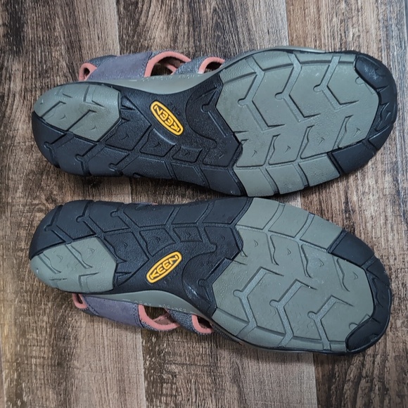 Keen Clearwater CNX Sandals • Size 9.5 • Raven / Tortoise Shell - Picture 9 of 16